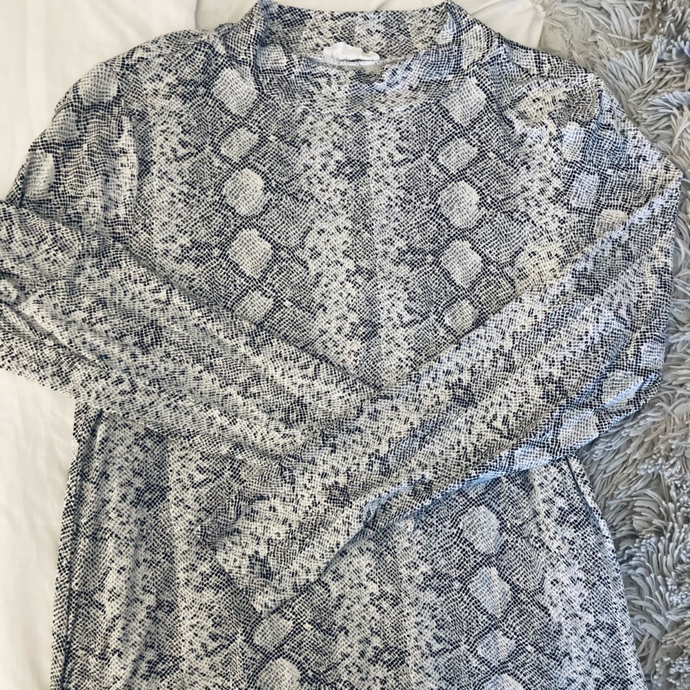 Maurices 24/7 Long Sleeve Snakeskin Print Tee, Like New, Size S